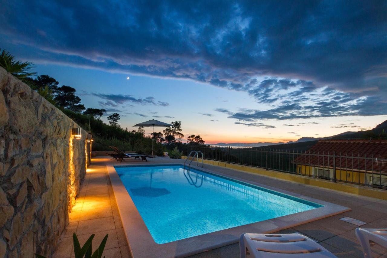 HIDDEN PARADISE - Villa by Split - B&B Žrnovnica