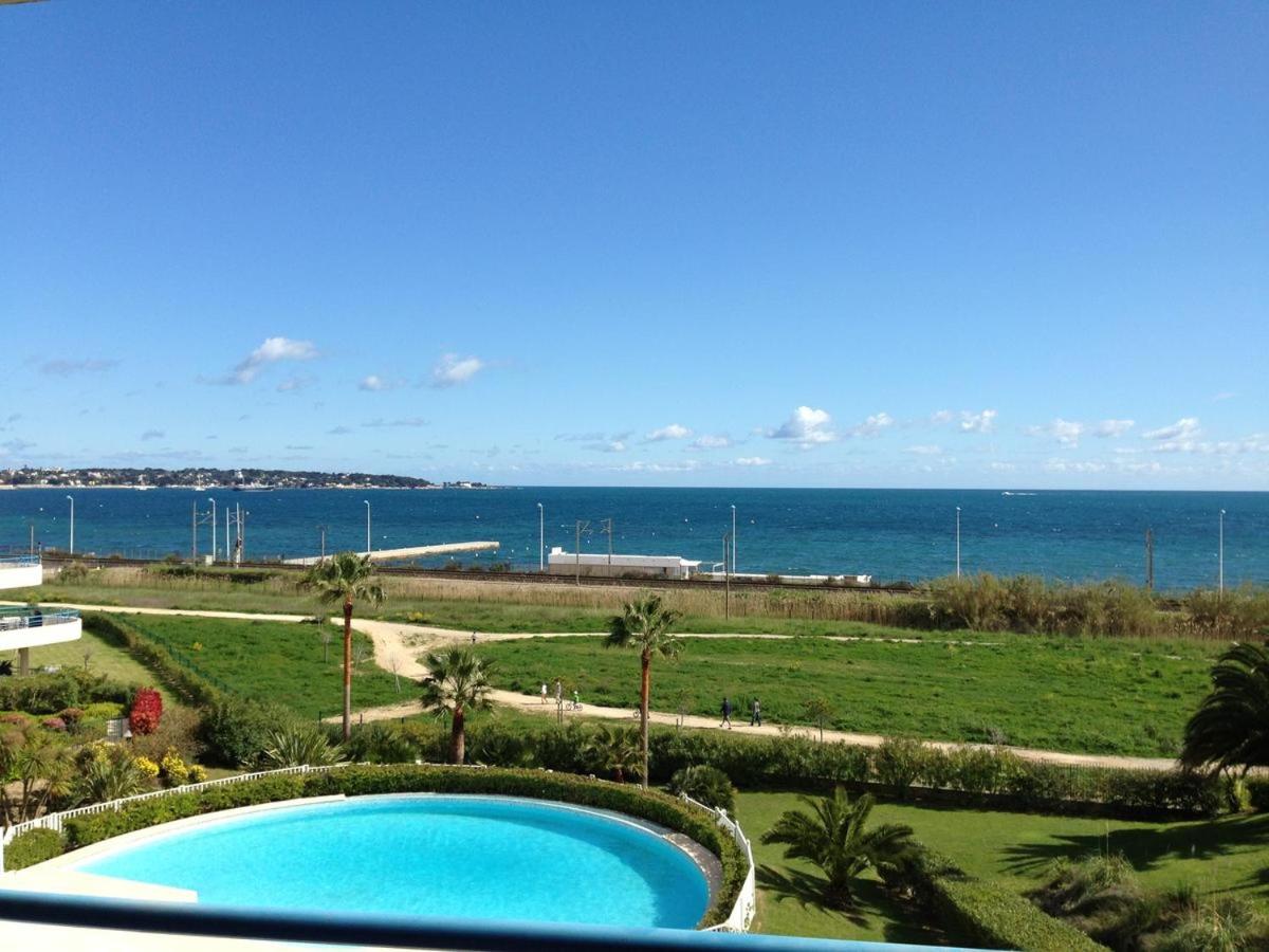 Antibes T2 Vue mer 48m2 Terrasse Parking Piscine Plage - B&B
