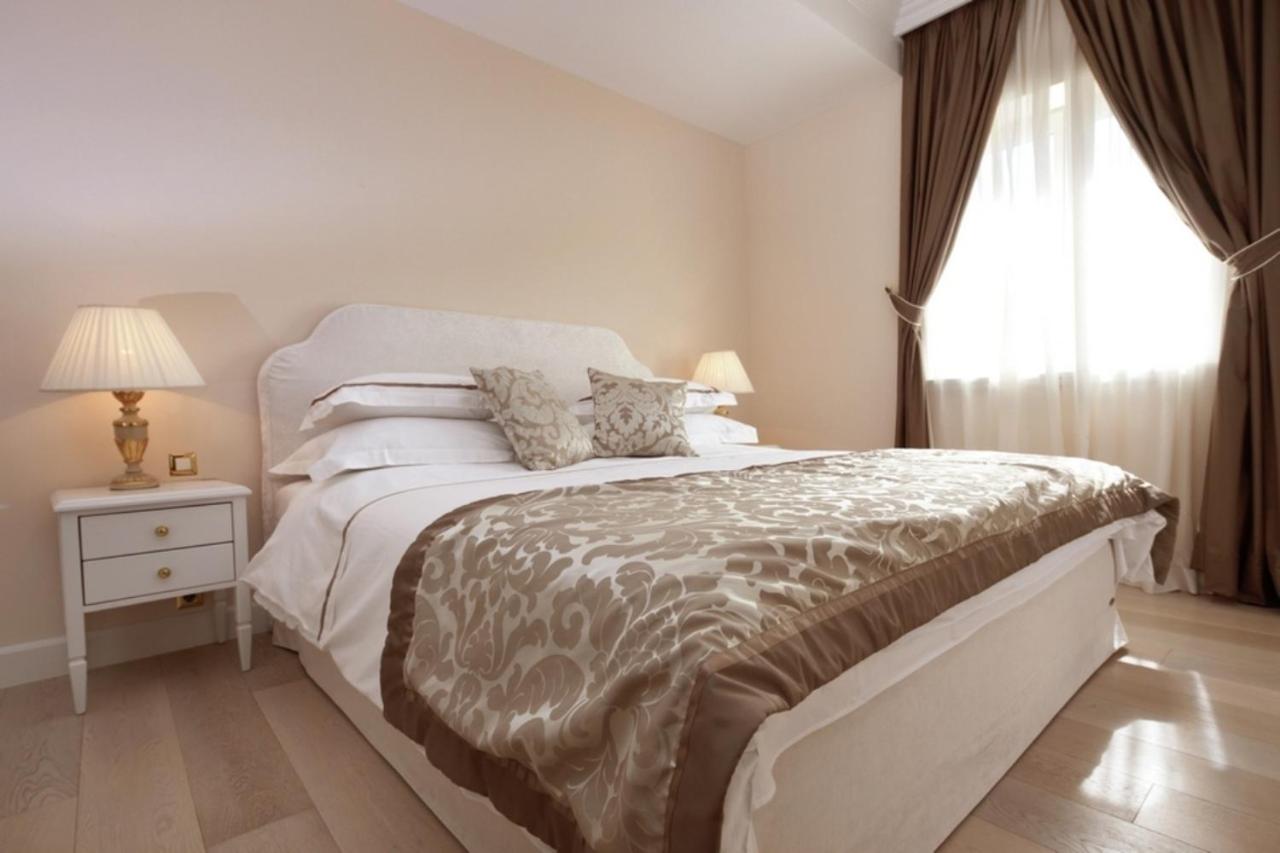 Superior Double Room with Balcony and Sea View