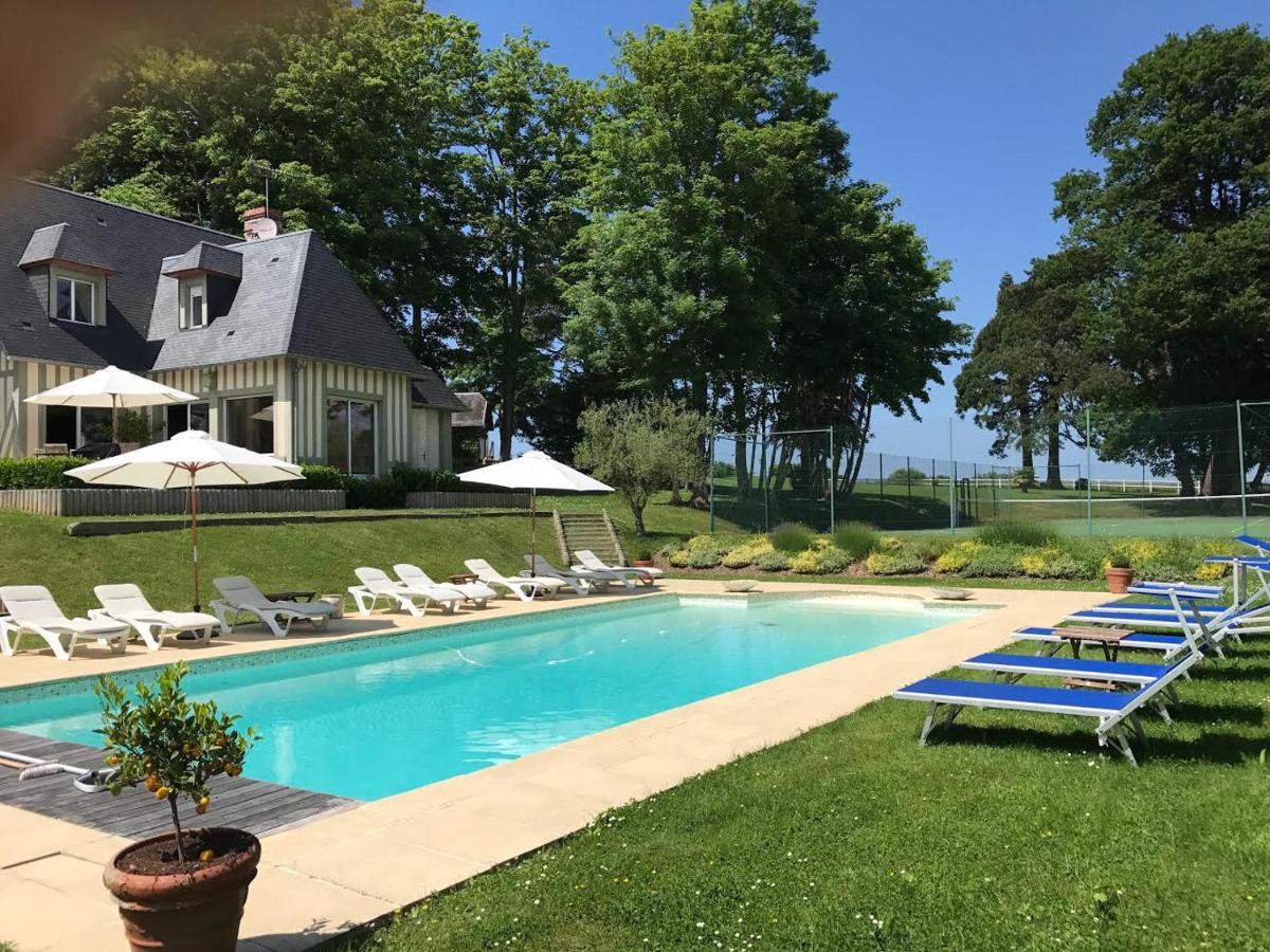 B&B Villers-sur-Mer - Superbe Villa Individuelle avec Piscine et Tennis privatifs - Bed and Breakfast Villers-sur-Mer