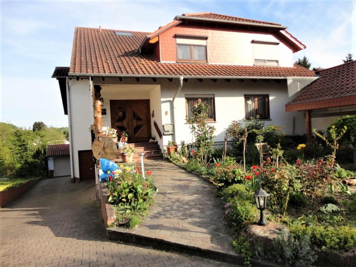 B&B Sinsheim - Ferienwohnung Bender - Bed and Breakfast Sinsheim