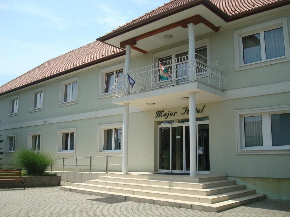 B&B Szécsény - Major Hotel És Palóc Apartmanház - Bed and Breakfast Szécsény