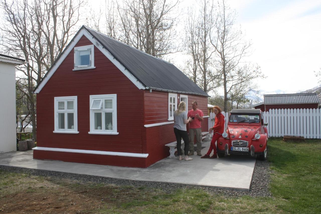 Dalvík Vegamót Cottages - B&B