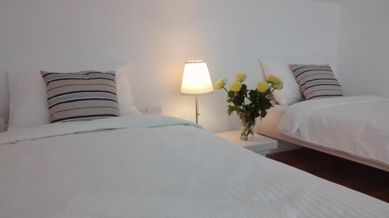 Chambre Lits Jumeaux Standard avec Salle de Bains Commune