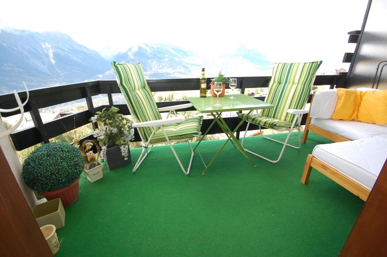 La Foret Apartment With Spectacular Mountain Views - Ferienwohnung