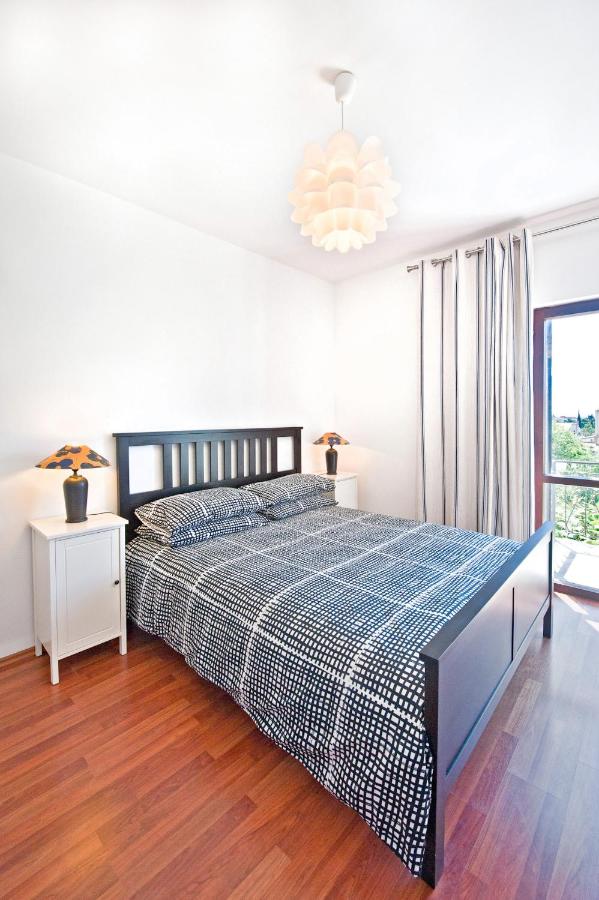 Appartamento con 2 Camere da Letto e Terrazza