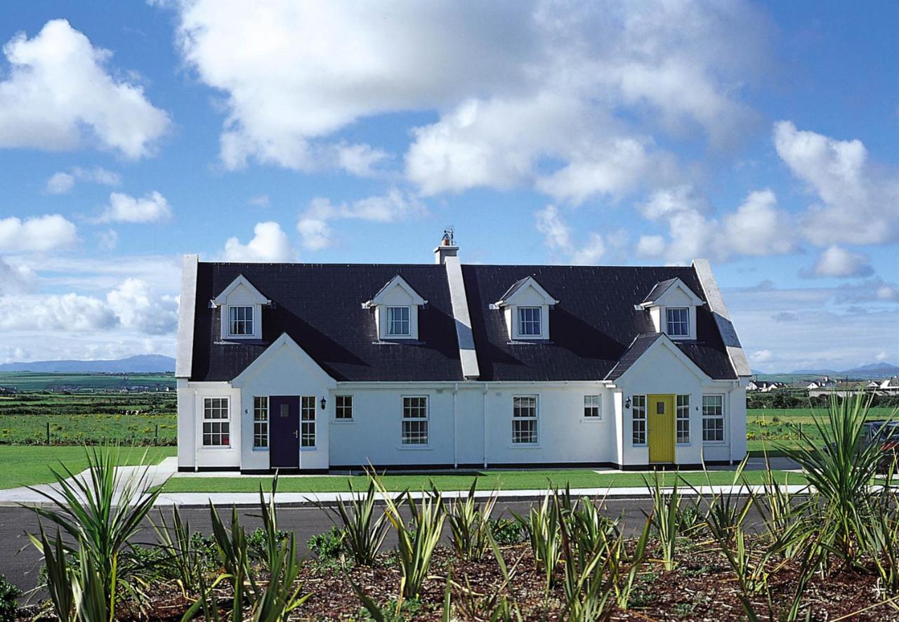 Ballybunion Holiday Cottages No 27 by Trident Holiday Homes - Chambres d’hôtes Ballybunnion