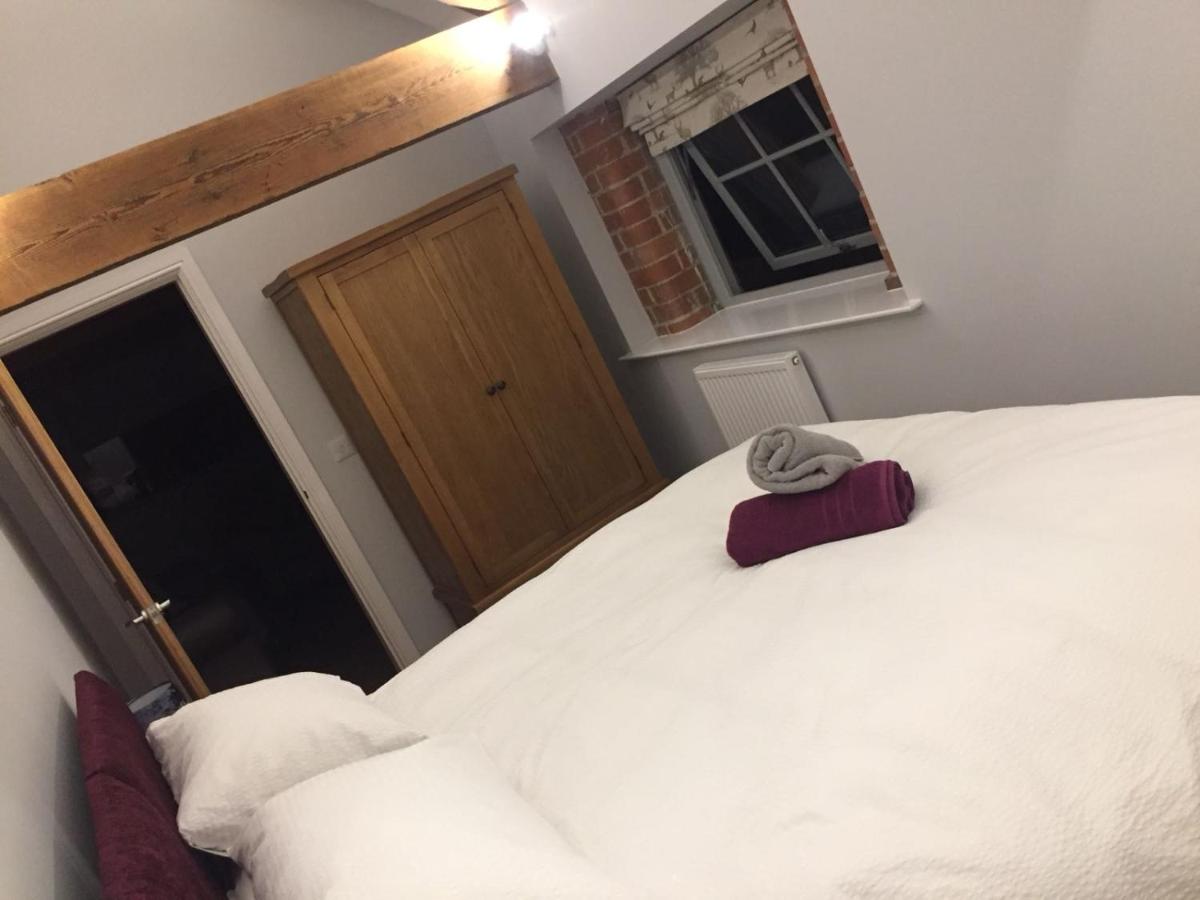 B&B Cottingham - Rolling Mill, Wolds Way Holiday Cottages, 2 Bed, 1st floor - Bed and Breakfast Cottingham