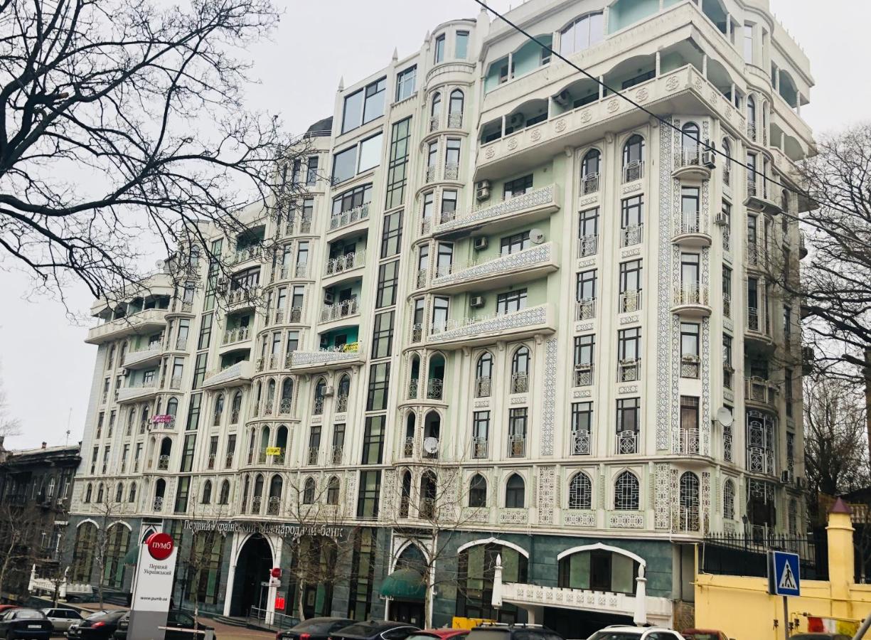2 Bedrooom In CENTER Всегда есть свет ! - Chambres d’hôtes Odessa