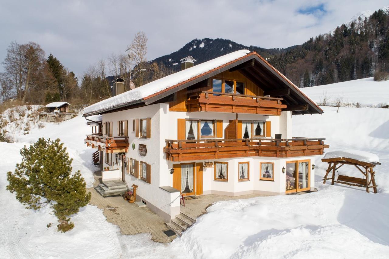 B&B Oberstdorf - "Haus Alpenblick" - Annehmlichkeiten von 4-Sterne Familien-und Wellnesshotel Viktoria können mitbenutzt werden - Bed and Breakfast Oberstdorf