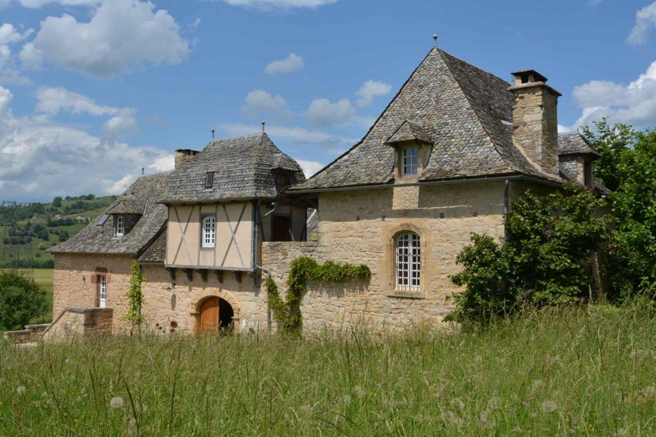 La cour pavée - Bed and Breakfast Sébrazac