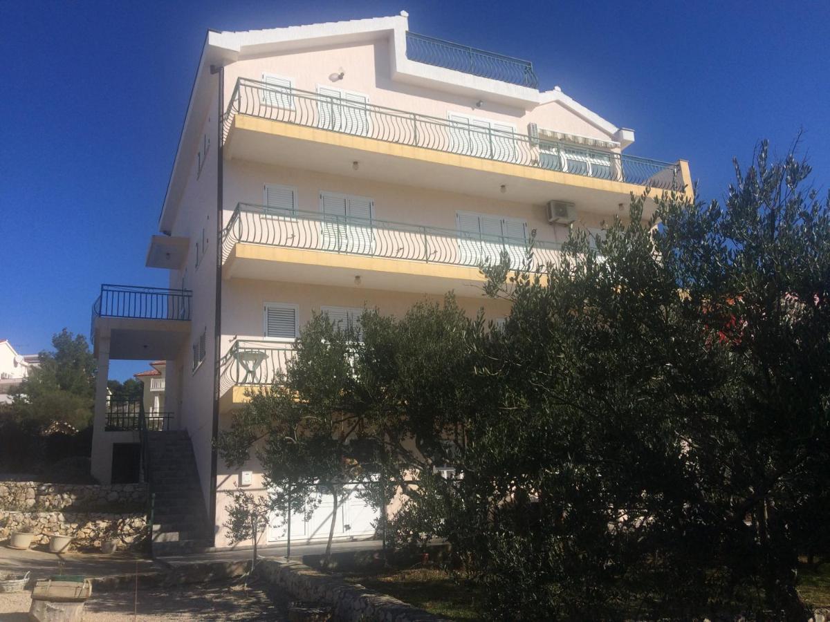 Apartments Maslina - Chambres d’hôtes