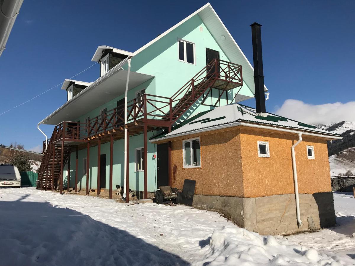 Alakol-Jyrgalan Guest House - B&B