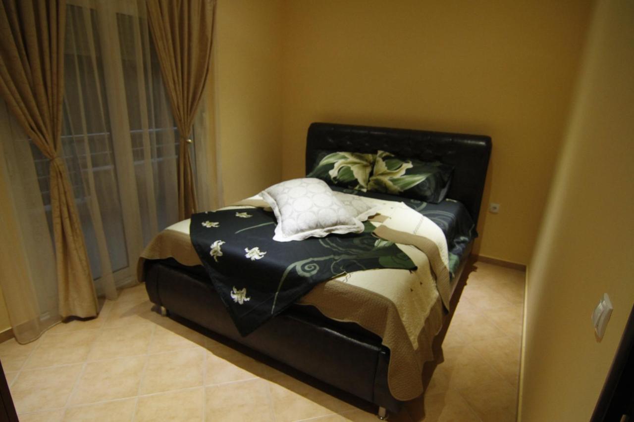 One-Bedroom Apartment (4 Adults)