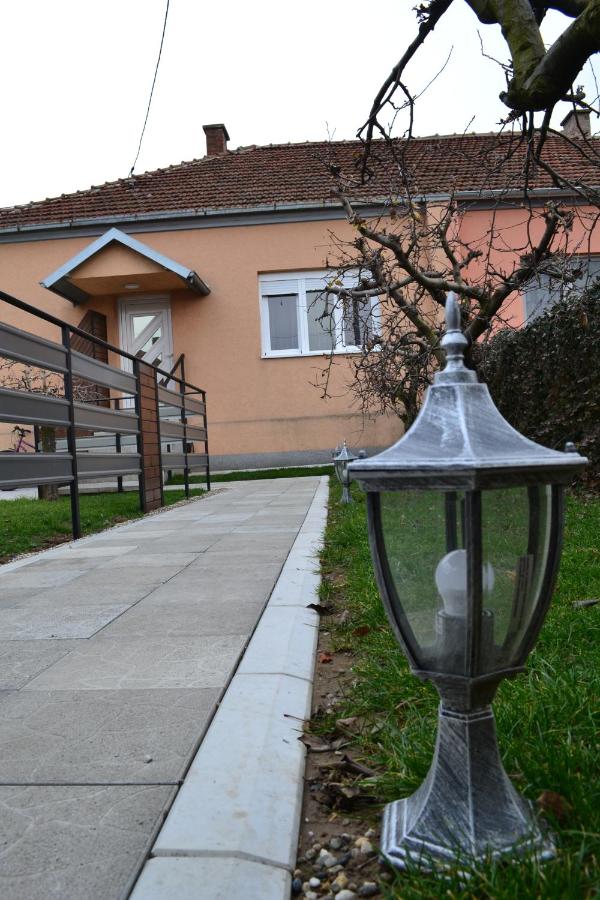 Smestaj Pandora Sobe sa kupatilom - Chambres d’hôtes Jagodina