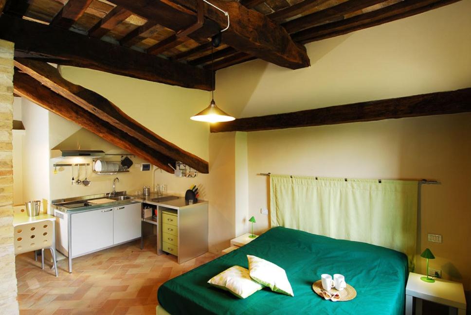 Doppel-/Zweibettzimmer mit Gartenblick