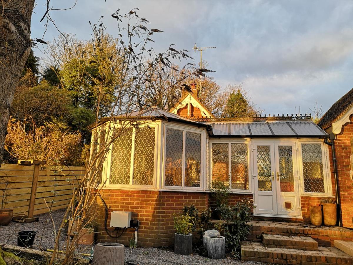 Easytoostay Paygate Cottage Brenchley - B&B