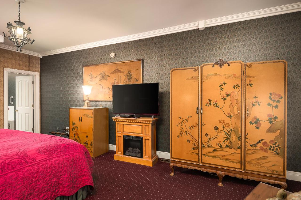 Suite mit Kingsize-Bett mit Whirlpool