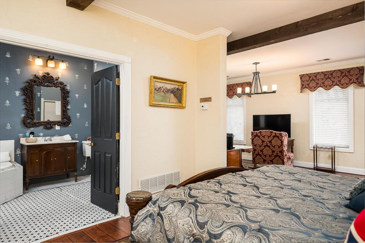 King Room with Spa Bath