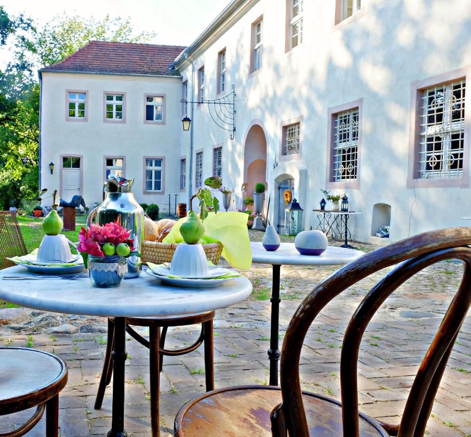 Event- Kultur & B&B Kunst Schloss Neuenhagen Übernachten im Denkmal - Ferienwohnung Bad Freienwalde