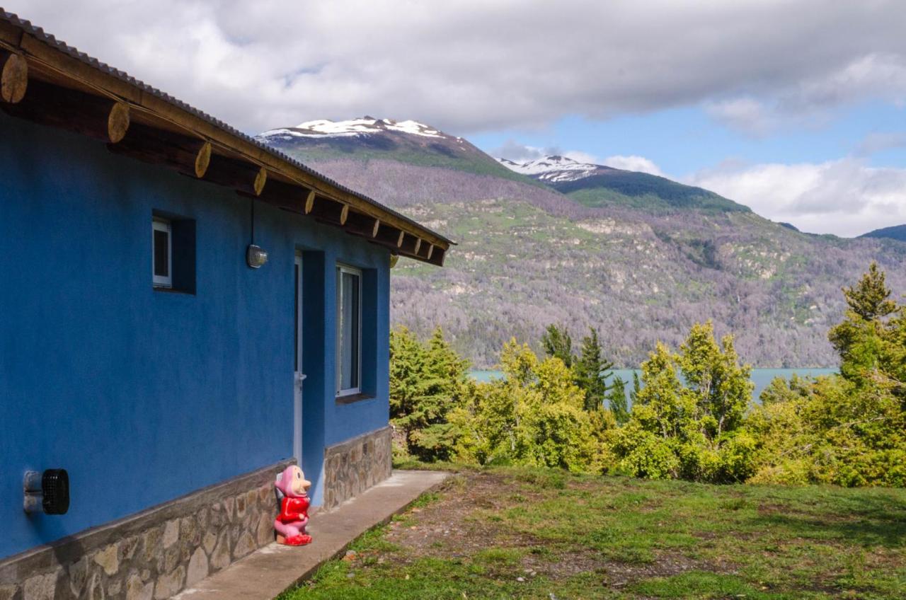 Apartment with Mountain View