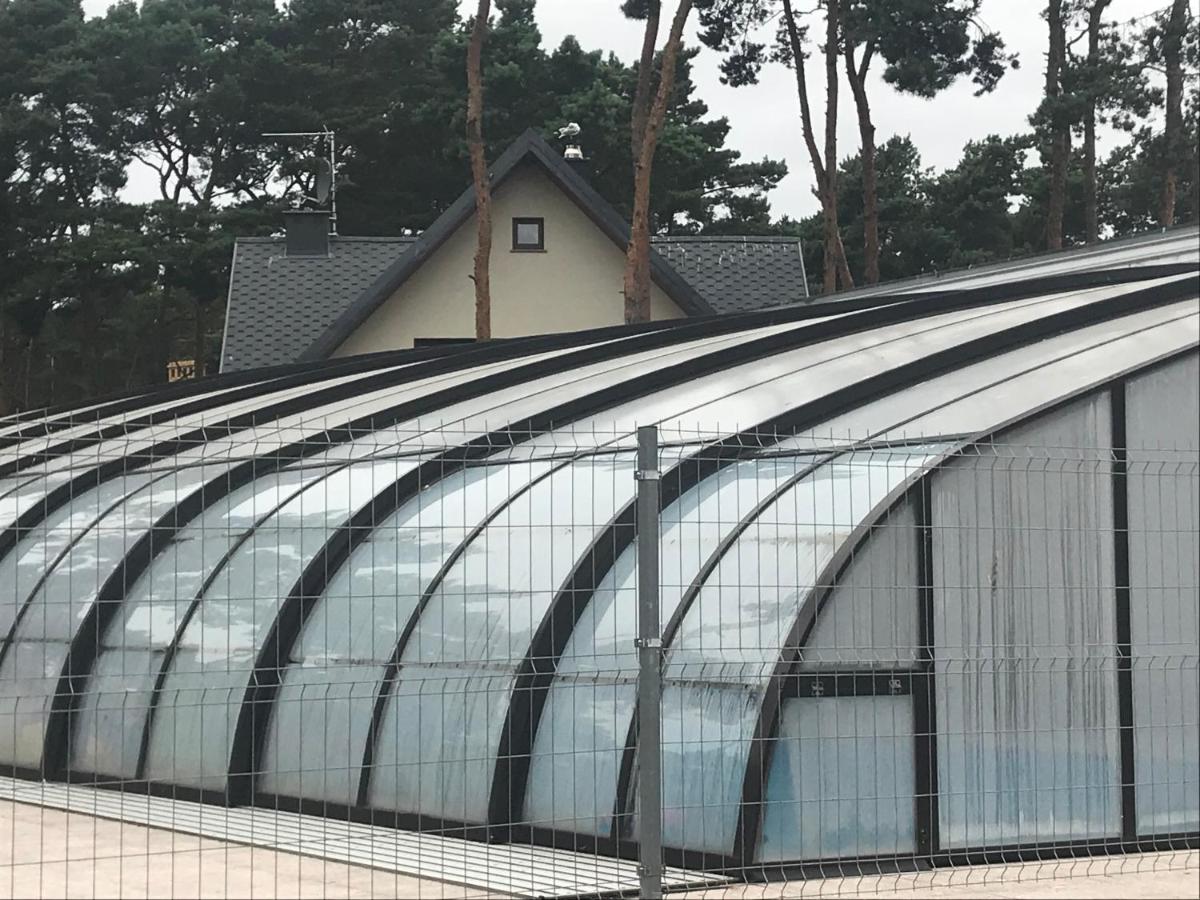 Dom nad morzem z basenem - B&B Międzywodzie