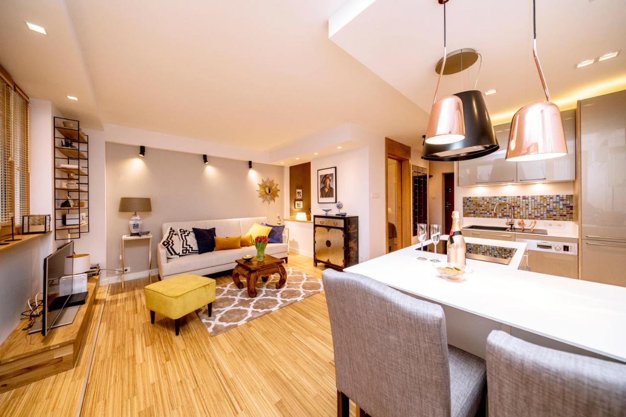 Golden Apartment with Air Condition by Your Freedom - B&B Varsavia
