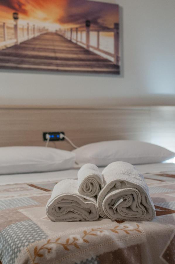 Camera Matrimoniale/Doppia con Letti Singoli con Bagno Privato Esterno