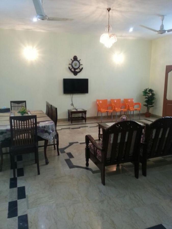 B&B Karachi - Rehaish Inn Furnished Rental Accommodation - Bed and Breakfast Karachi