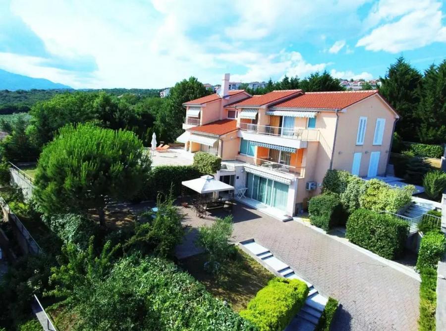 Appartamento con 1 Camera da Letto e Vista Mare 