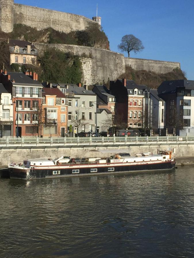 Chambres d'hôtes sur la Meuse à bord de la Péniche Formigny - B&B