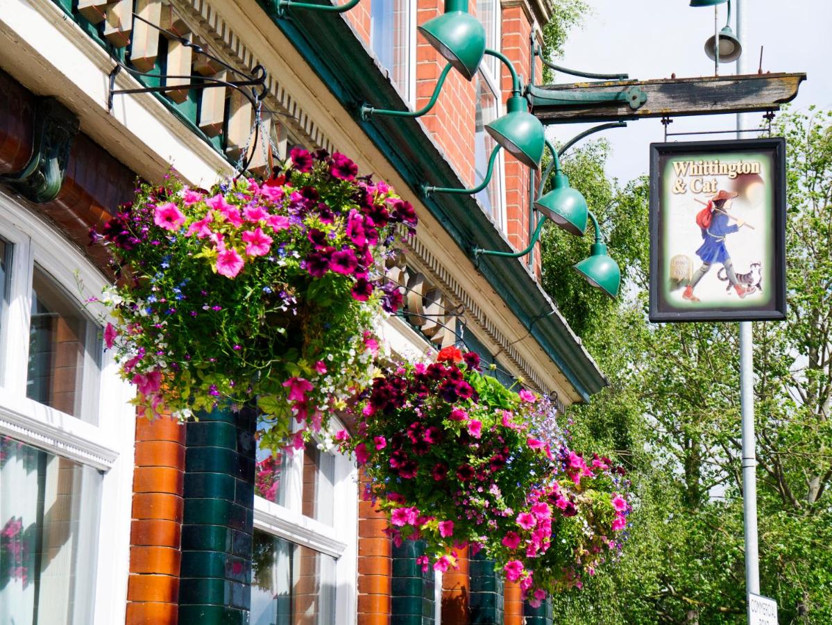 B&B Kingston-upon-Hull - The Whittington and Cat - Bed and Breakfast Kingston-upon-Hull