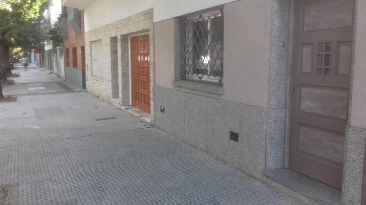 Depto en PH Planta baja al Frente - Ferienwohnung