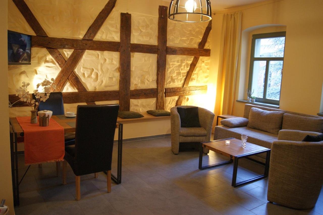 B&B Wittenberg - Ferienwohnung am Kirchplatz - Bed and Breakfast Wittenberg