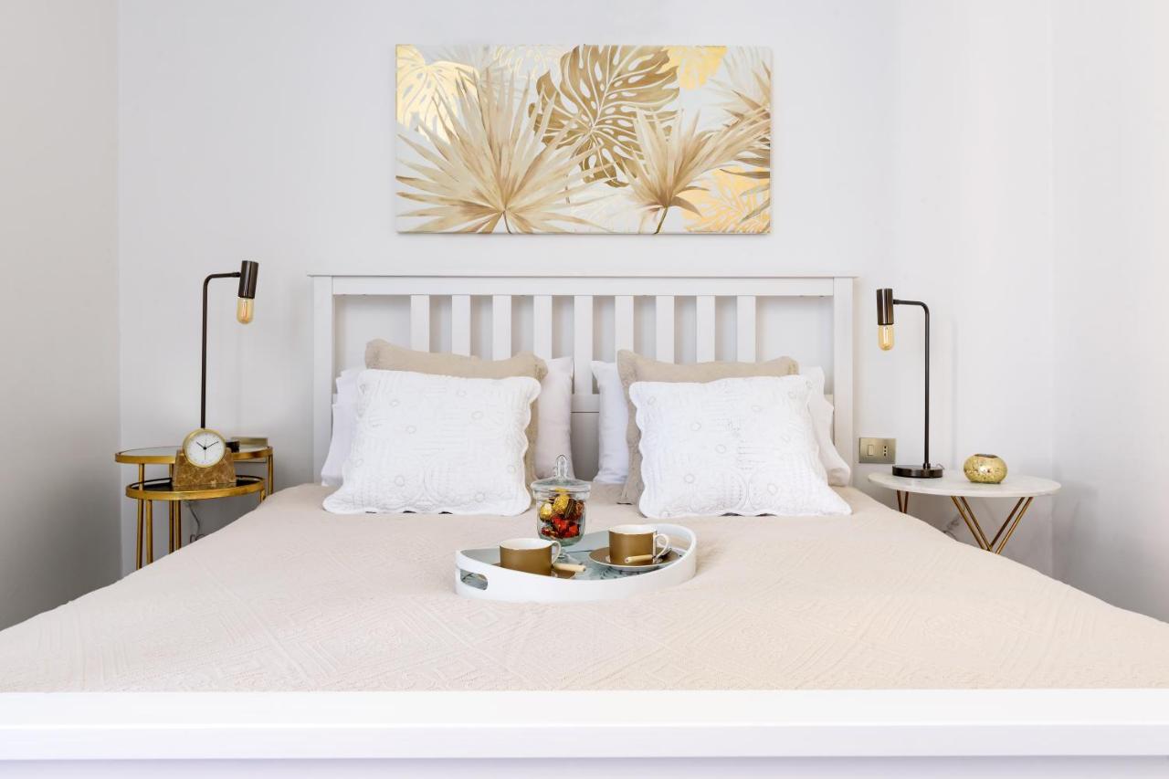 Lora Como Apartment, free private parking - B&B