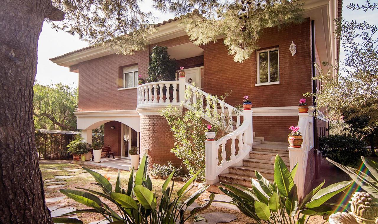 TarracoHomes, Villa Cala Crancs con Piscina Privada y Mesa de Billar - B&B