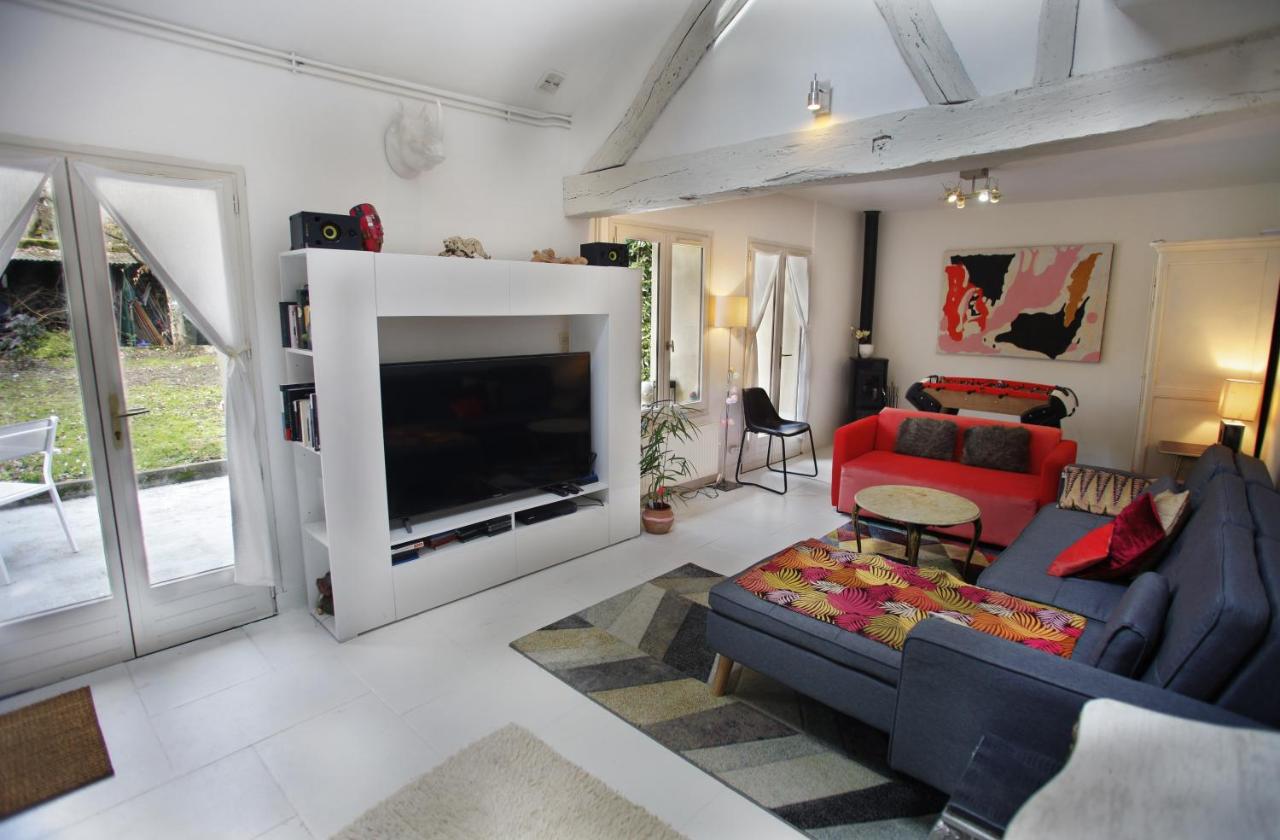 Jolie maison avec jardin clos - Fontainebleau Héricy, 35 min Paris - B&B Héricy