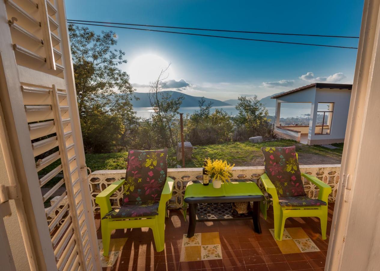 B&B Tivat - Holiday Home Nives - Bed and Breakfast Tivat