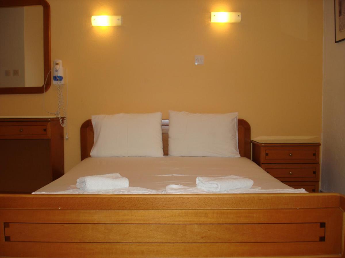 Studio (2 Adults)