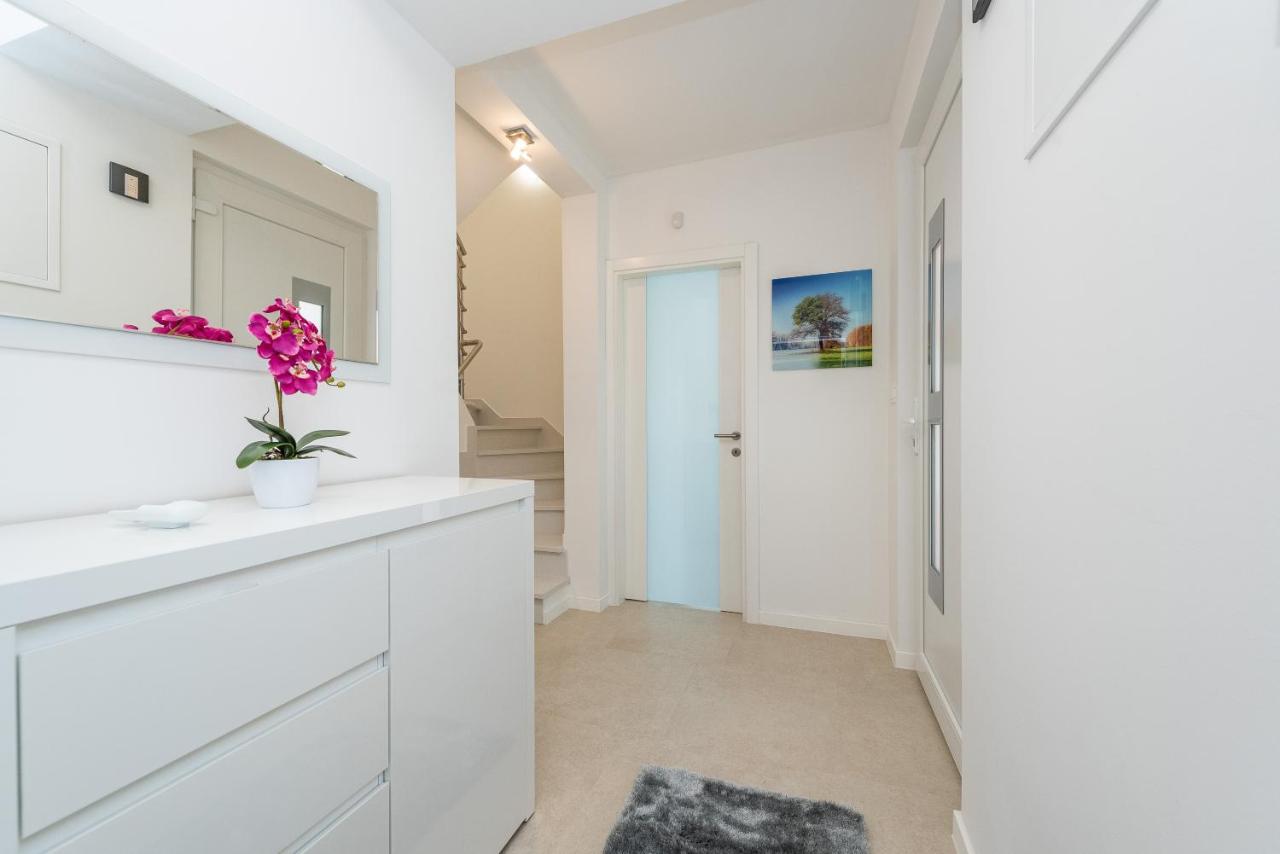 Luxury apartment SUNSET with private pool and jacuzzi - B&B