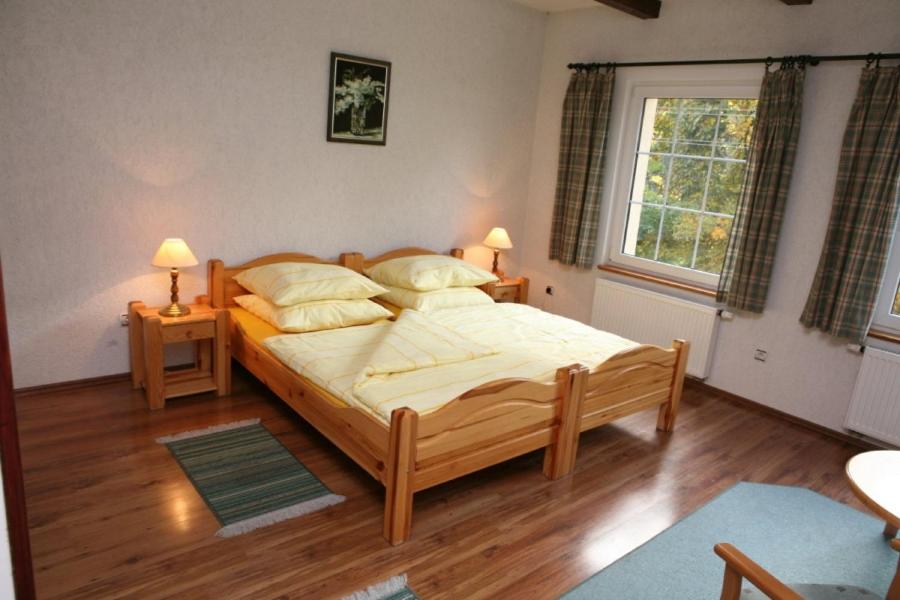 Twin Room with Private Bathroom