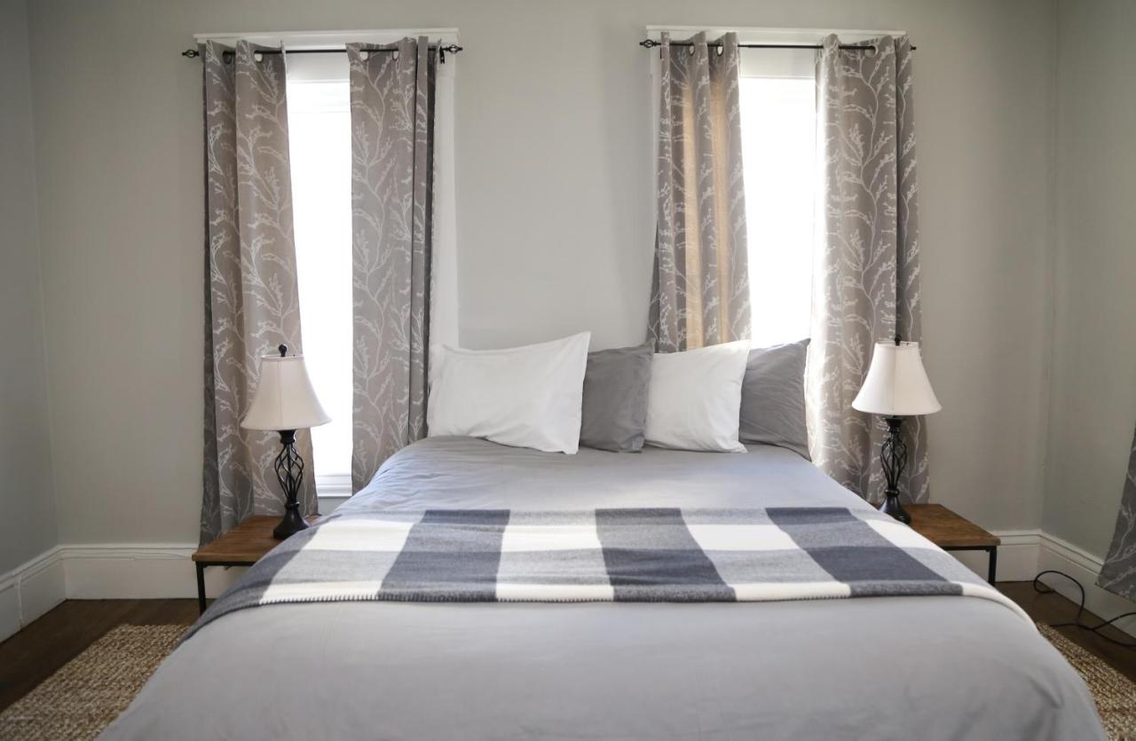 New One Bedroom Apartment Near Lake Winnipesaukee - Chambres d'hôtes Wolfeboro