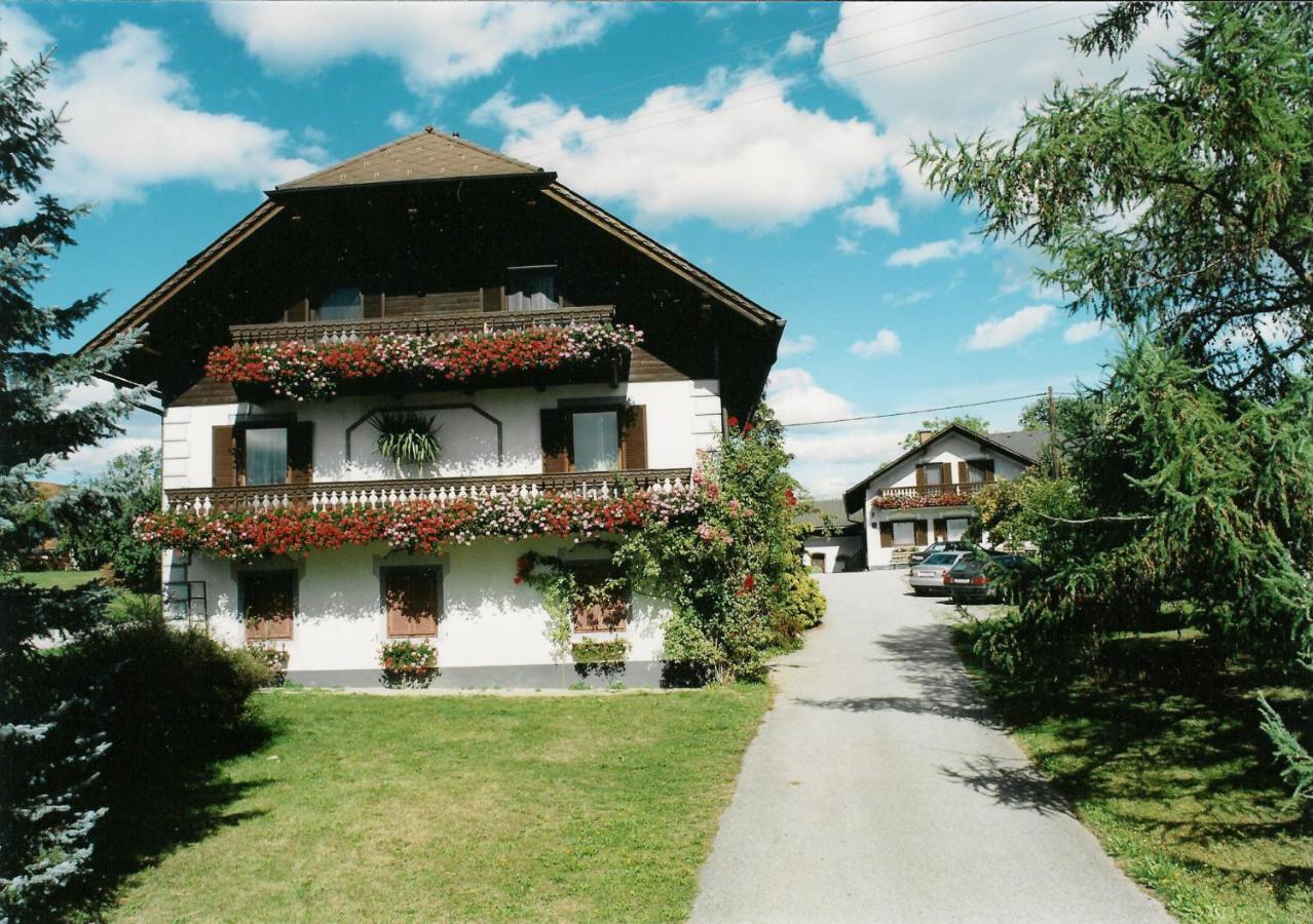 B&B Rohrbach am Kulm - Kinderbauernhof Wachmann - Bed and Breakfast Rohrbach am Kulm