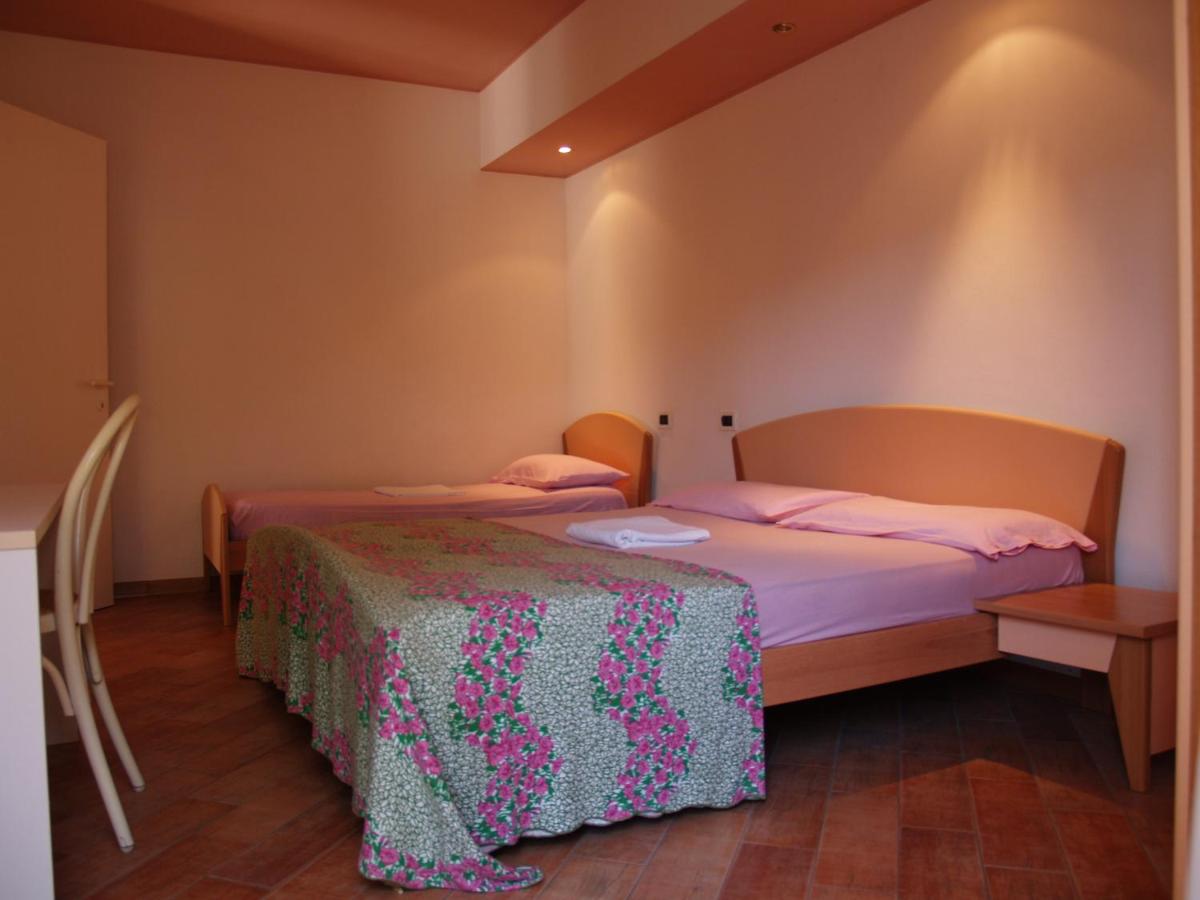 One-Bedroom Apartment (3 Adults + 1 Child)