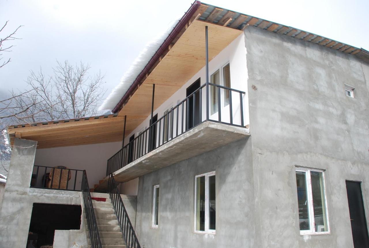 Gogi Jafaridze's Guesthouse - B&B Mestia