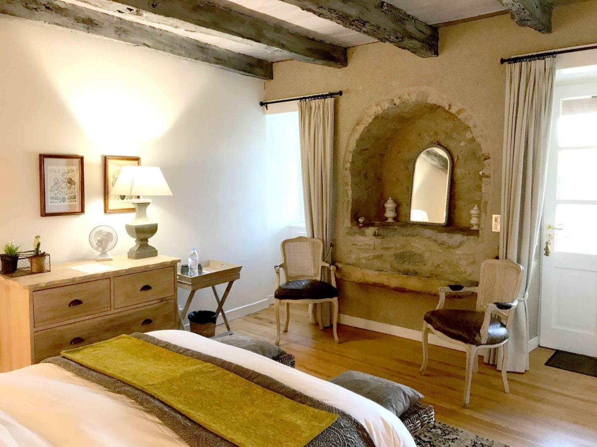 Deluxe Queen Room (Camomille)