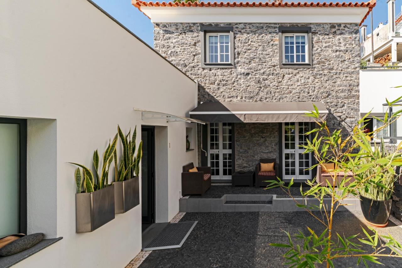 OurMadeira - Grayci's House, contemporary - B&B