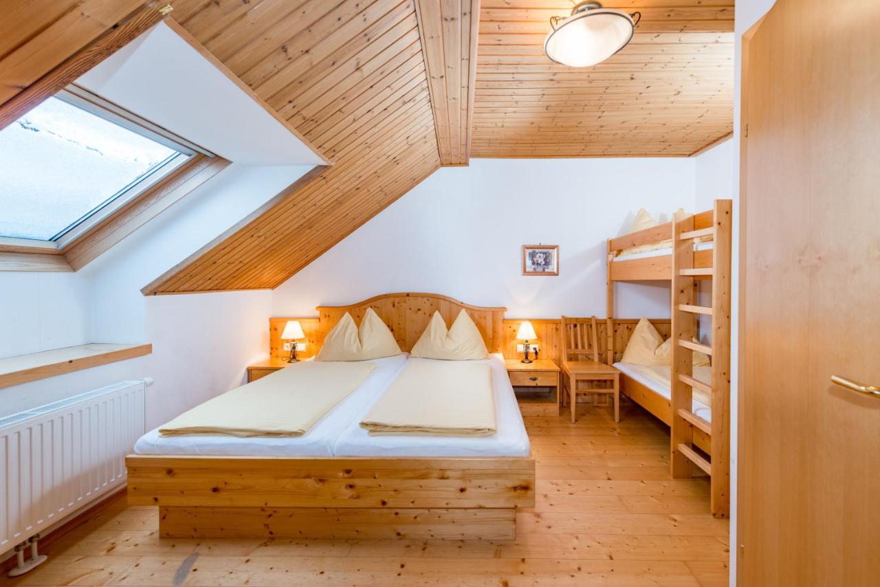 Familienzimmer (2 Erwachsene + 2 Kinder)