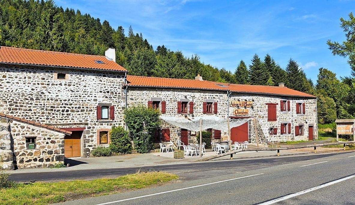 B&B Saint-Genès-Champanelle - AUBERGE DE LA MORENO - Bed and Breakfast Saint-Genès-Champanelle