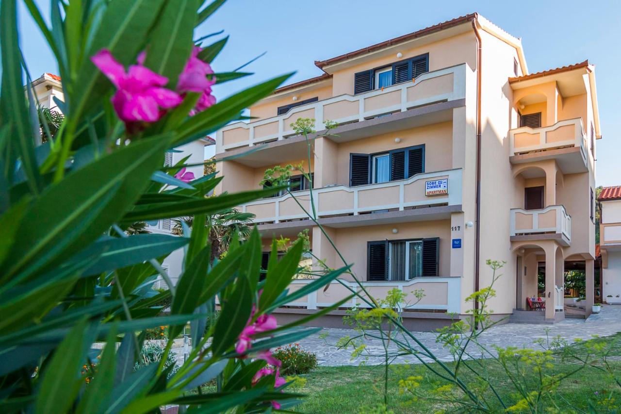 Apartment TARIBA - Ferienwohnung Rab